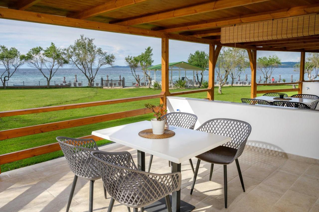 Komitsa Luxury Apartments Nea Roda Exteriér fotografie