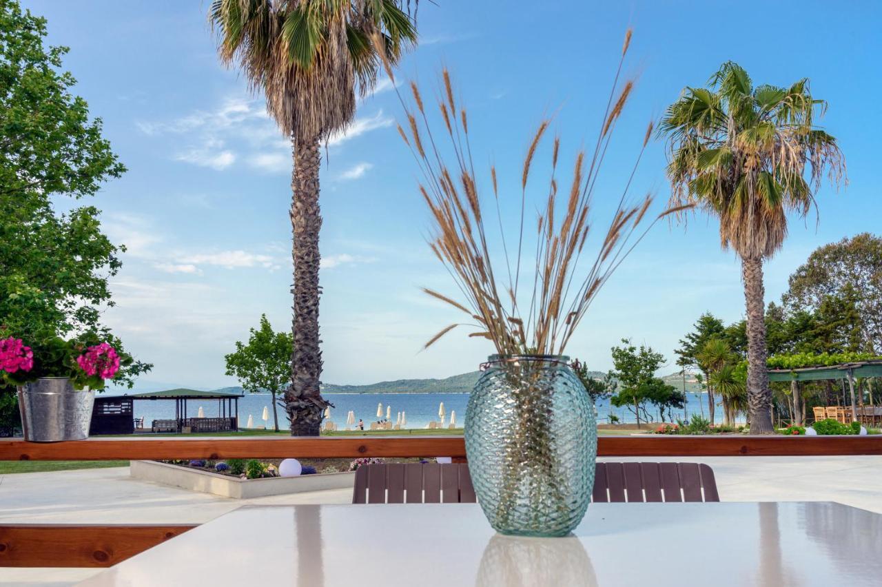 Komitsa Luxury Apartments Nea Roda Exteriér fotografie