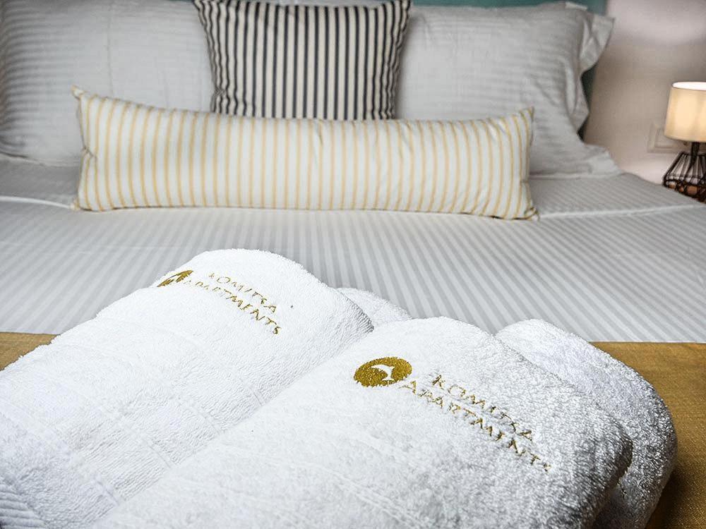 Komitsa Luxury Apartments Nea Roda Pokoj fotografie