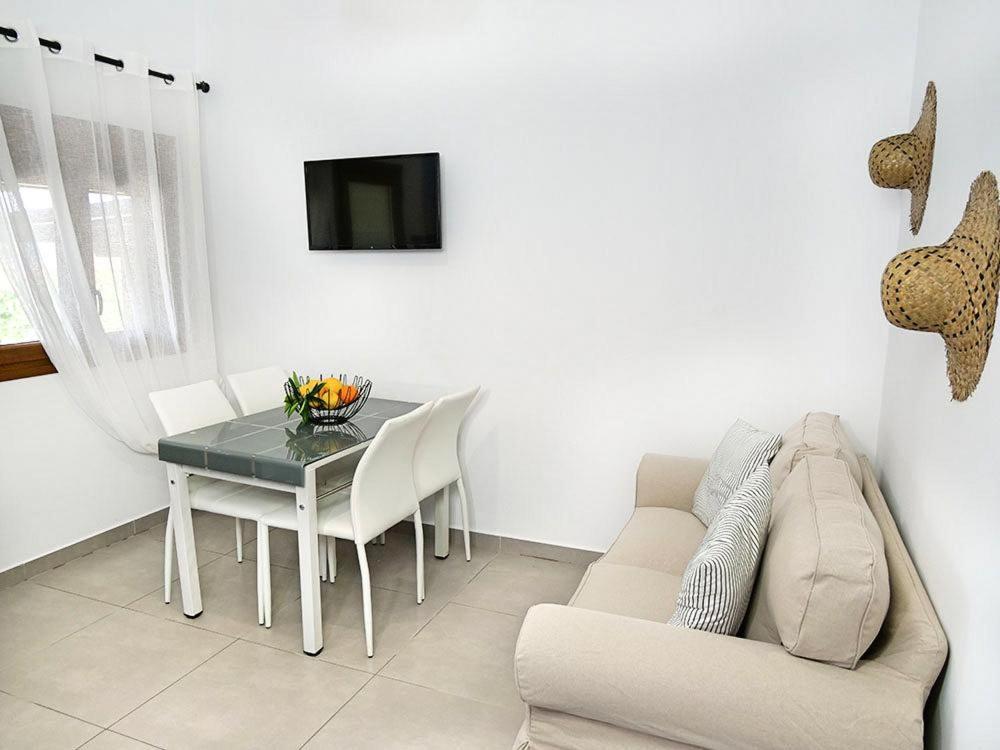 Komitsa Luxury Apartments Nea Roda Pokoj fotografie