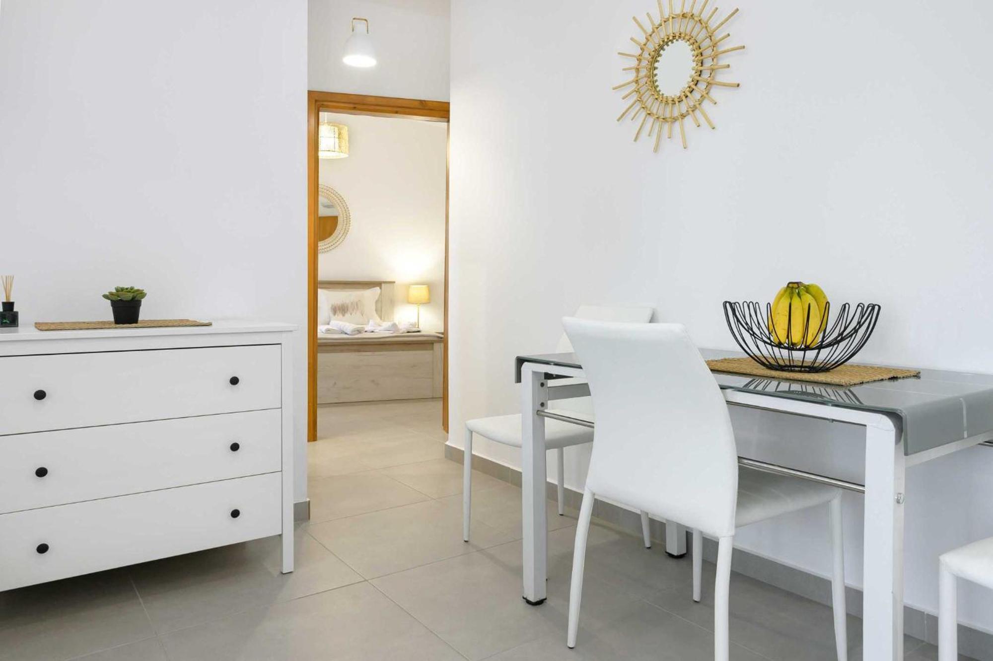 Komitsa Luxury Apartments Nea Roda Pokoj fotografie