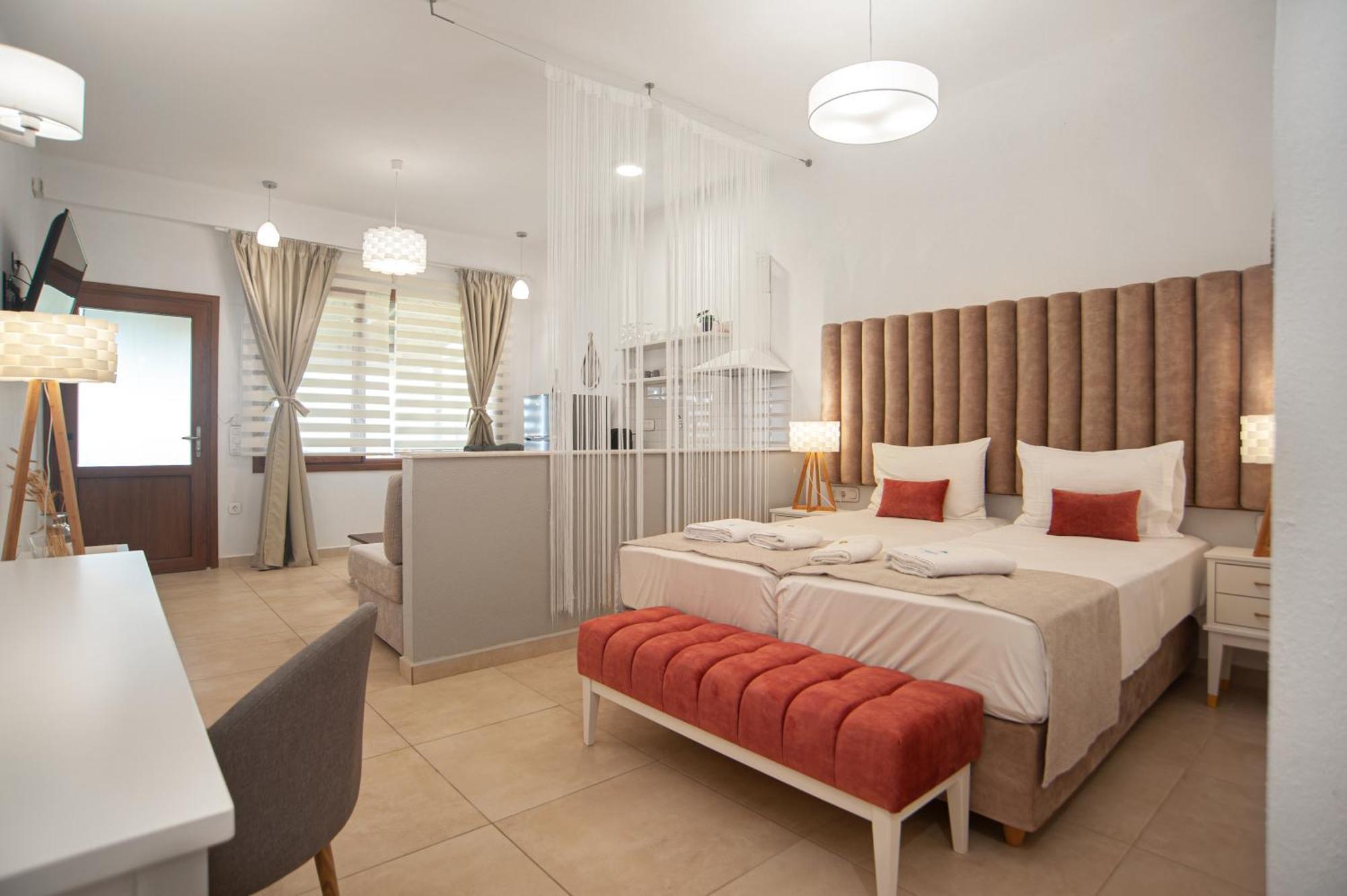 Komitsa Luxury Apartments Nea Roda Exteriér fotografie