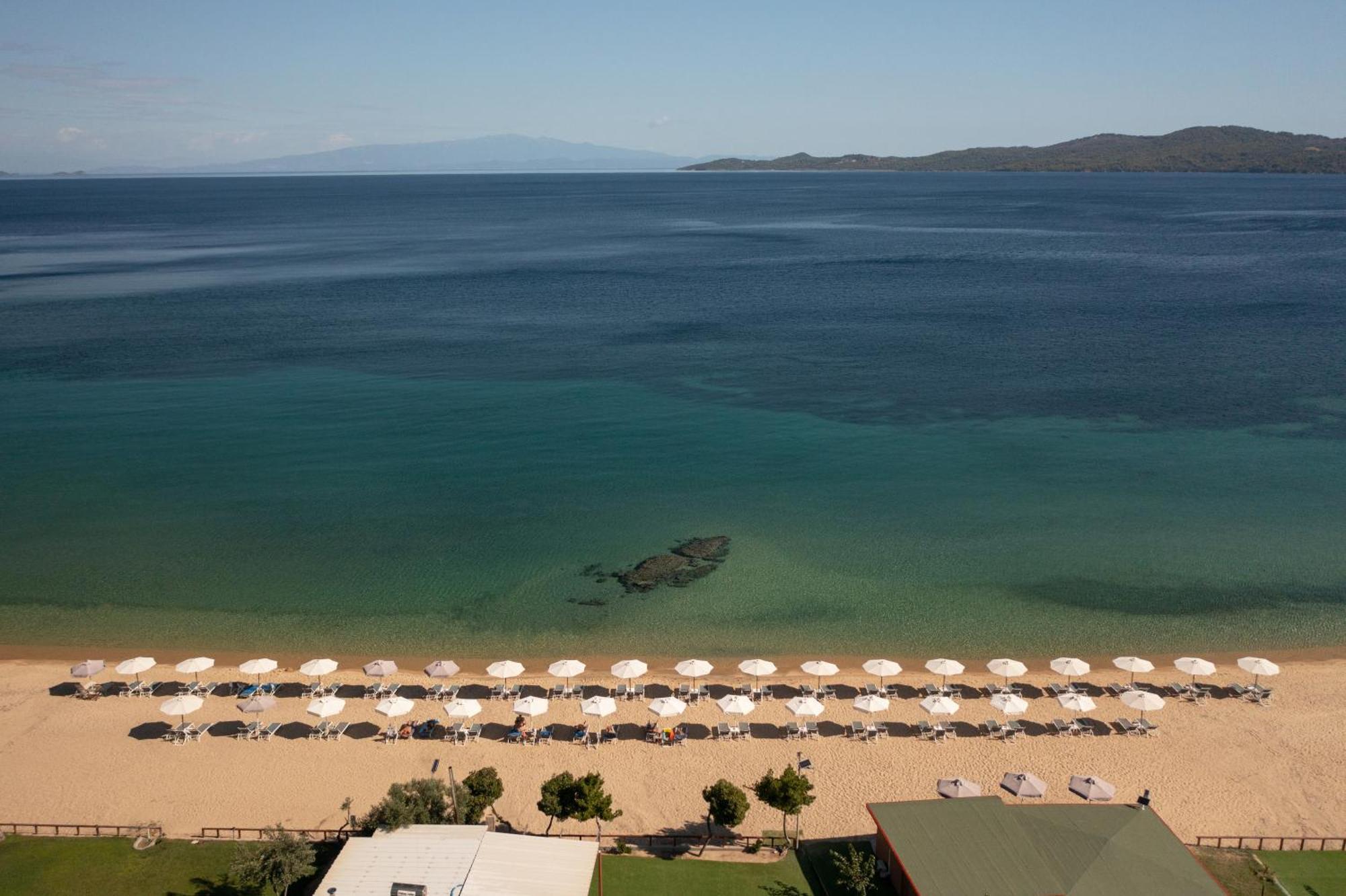 Komitsa Luxury Apartments Nea Roda Exteriér fotografie