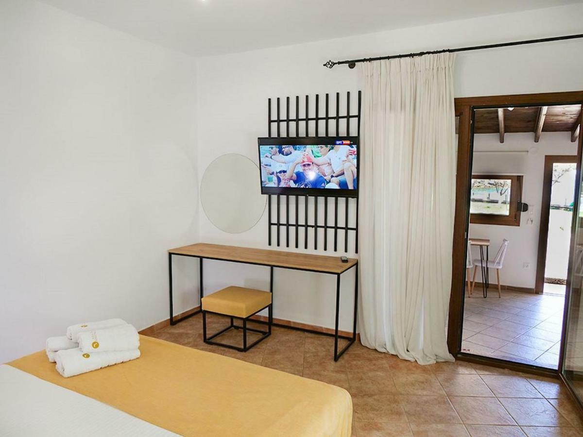 Komitsa Luxury Apartments Nea Roda Exteriér fotografie
