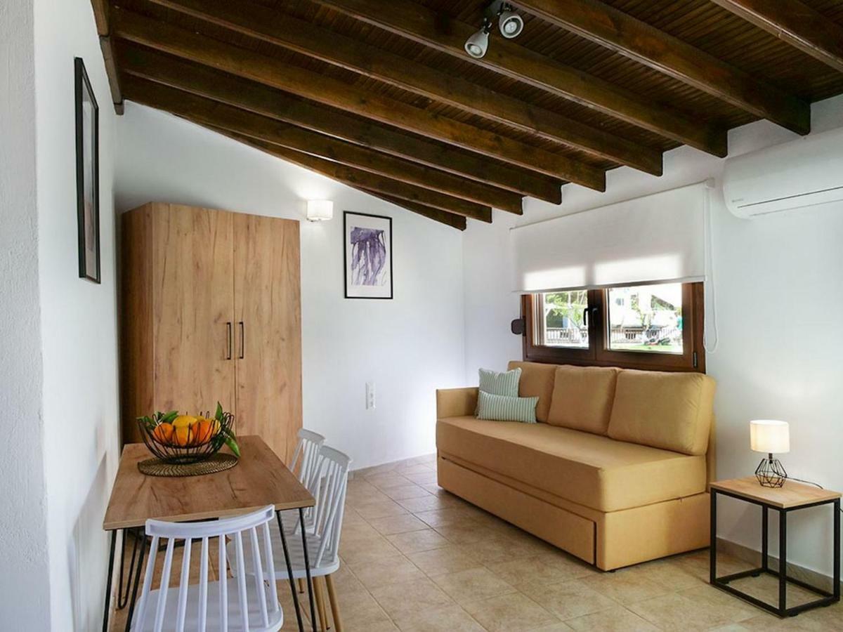 Komitsa Luxury Apartments Nea Roda Exteriér fotografie