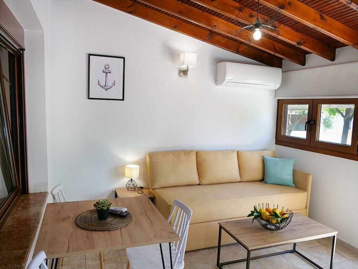 Komitsa Luxury Apartments Nea Roda Exteriér fotografie